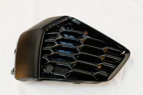 AUDI 22A321004SBR - MARCO REJILLA DERECHO (ACABADO NEGRO MATE)