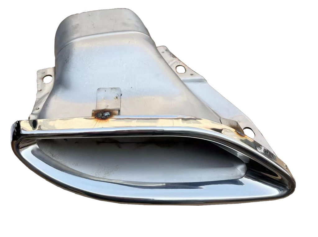 Exhaust pipe R