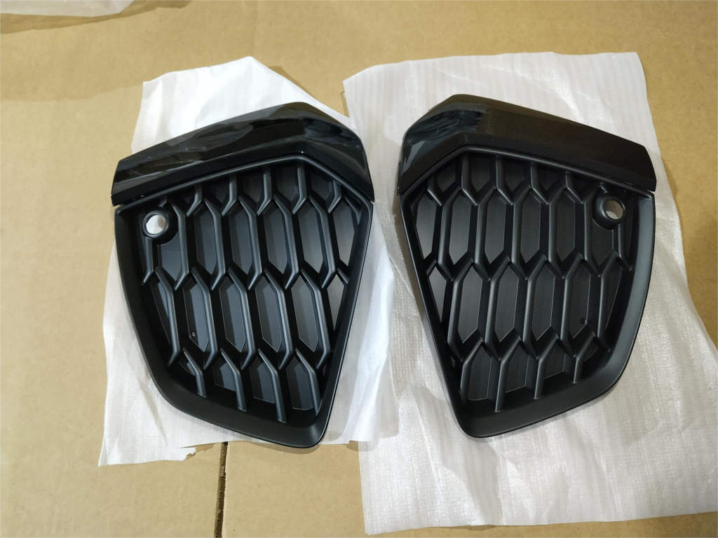  REJILLA ANTINIEBLA OEM:8Y0807671AT94