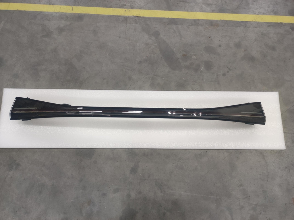 [AES43-SEL22-114] BYD / SEAL 2022 PILOTO TRASERO CENTRA OE:4107300A