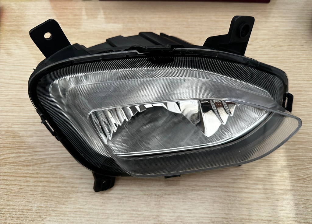 AES45-HS24-073L  PILOTO ANTINIEBLA DELANTERO IZQUIERDO MG/HS 2018 OEM: L 10453861