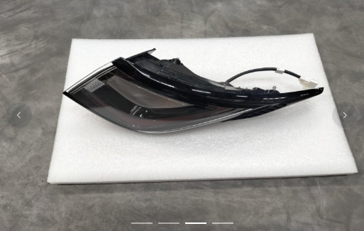 [AES43-DOP21-002R] PILOTO TRASERO DERECHO BYD / DOLPHIN 2021  OEM: EM2E-4133020