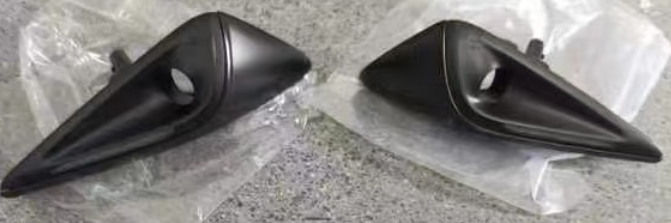 [AES31-M323-114L] CUBIERTA DE LUZ TARERAL IZQUIERDO (L) DE GUARDABARROS TESLA/MODEL 3 AÑO 2023 OEM: 1820735-00-D