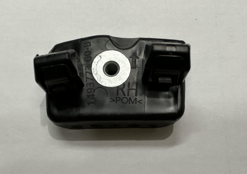 FRONT BUMPER ASSEMBLE BRACKET(R) 1493773-00-B 1493772-00-B