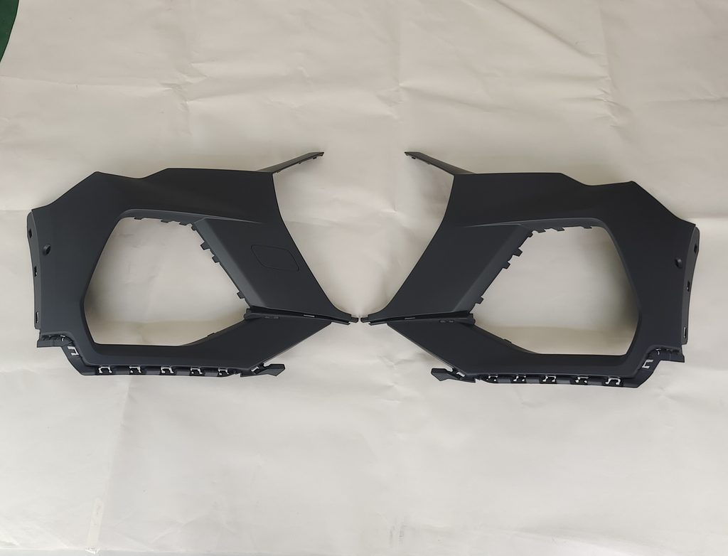 Q3 19 S-line front bumper/N Washer cover /W sensor hole (R)  83A 807 108 G