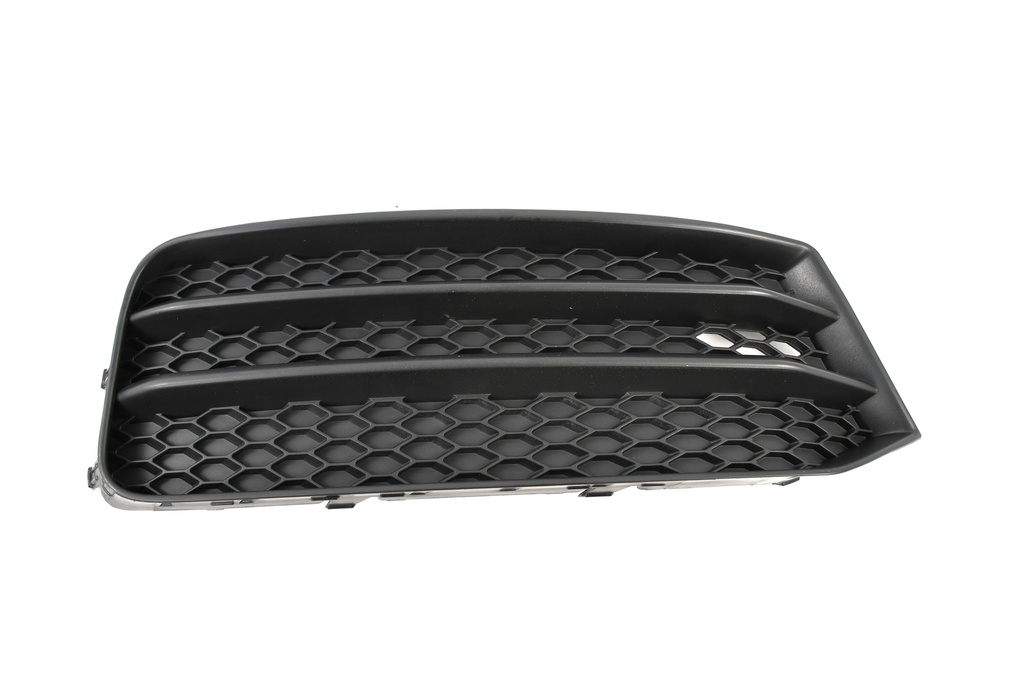 A1 17 Fog Lamp cover/Wo hole (R)  8XA807682B