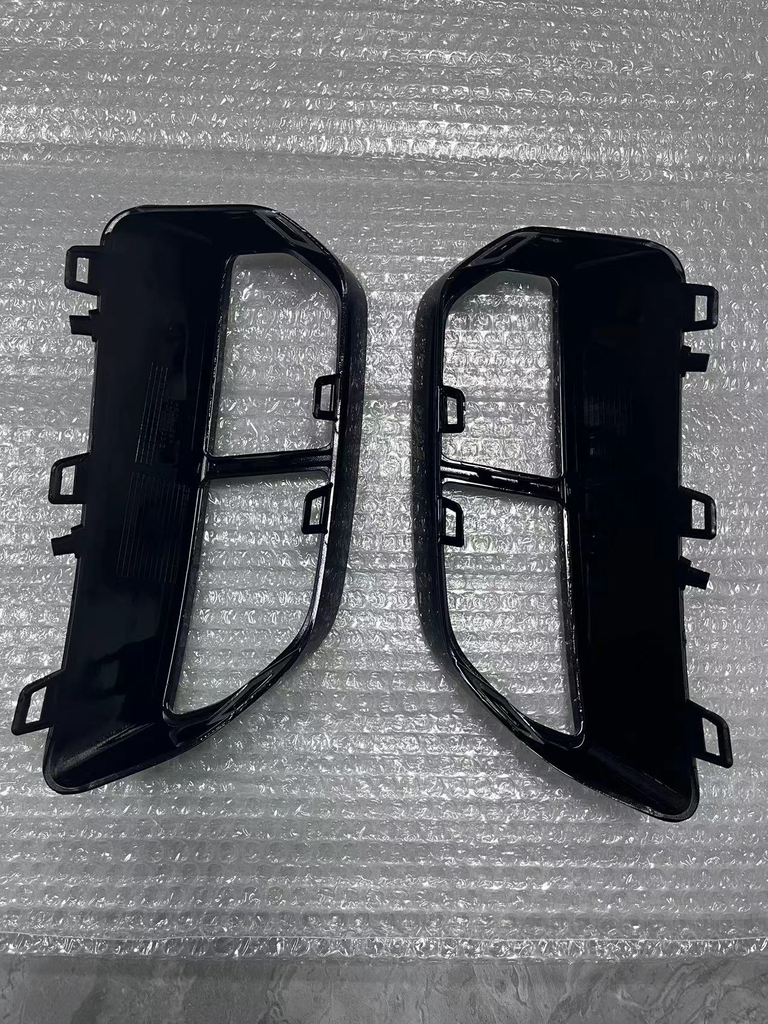 Q5 21 rear pipe stripe /Gloss black (L)  80D 807 833 G T94  /  80D807833GT94