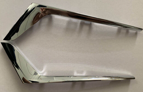 Front bumper grille trim（up） L 51117471521