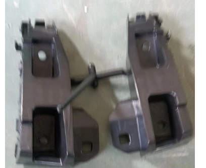 [1755642-00-D] [1755642-00-DL] SOPORTE INFERIOR DE LUZ TRASERA IZQUIERDA (L) TESLA/MODEL 3 AÑO 2023 OEM: 1755642-00-D