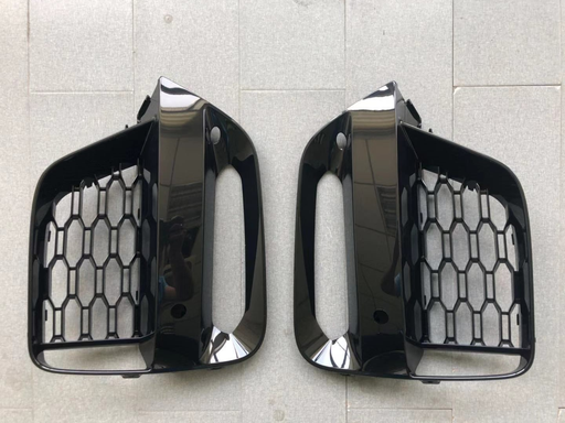 [AES24-G08M-004R] Front fog lamp frame R